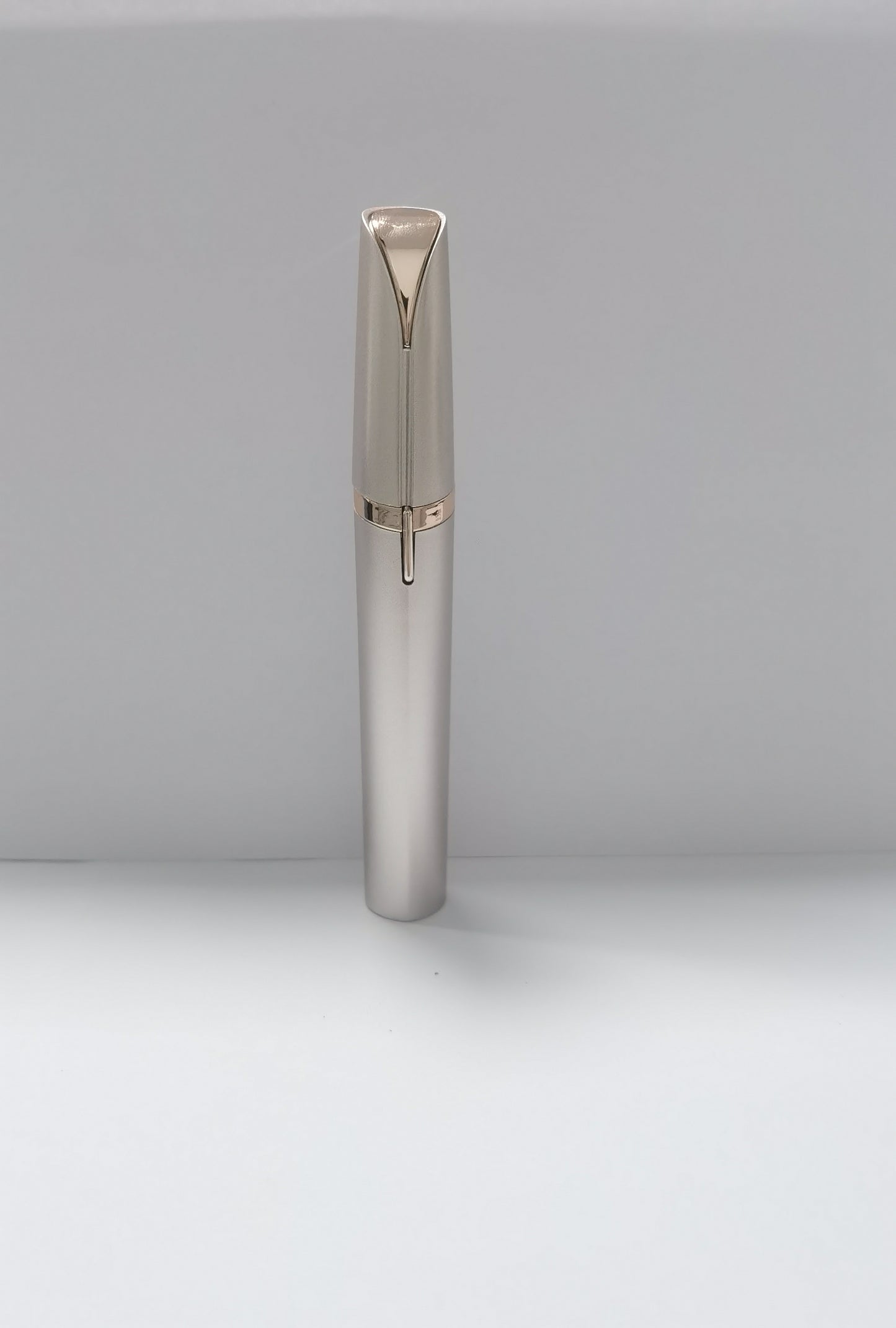 Luxiwav LED Eyebrow Hair Remover – Mini & Painless