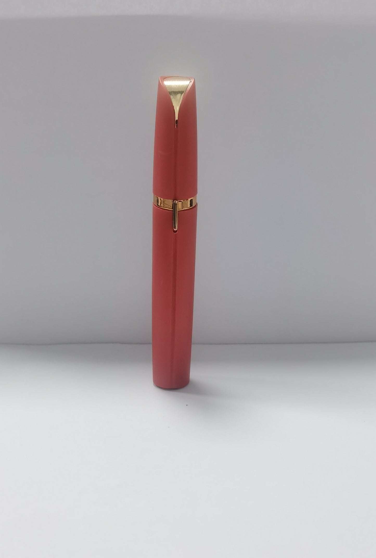 Luxiwav LED Eyebrow Hair Remover – Mini & Painless
